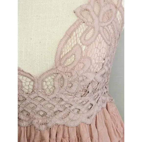 Free People Adella Cami Tank Top Womens M Mauve Lace Boho Tiered Flowy Romantic - Picture 10 of 15